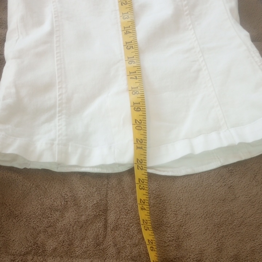 Zara White Blazer with Notched Lapel and Tailored Fit - Picture 9 of 12